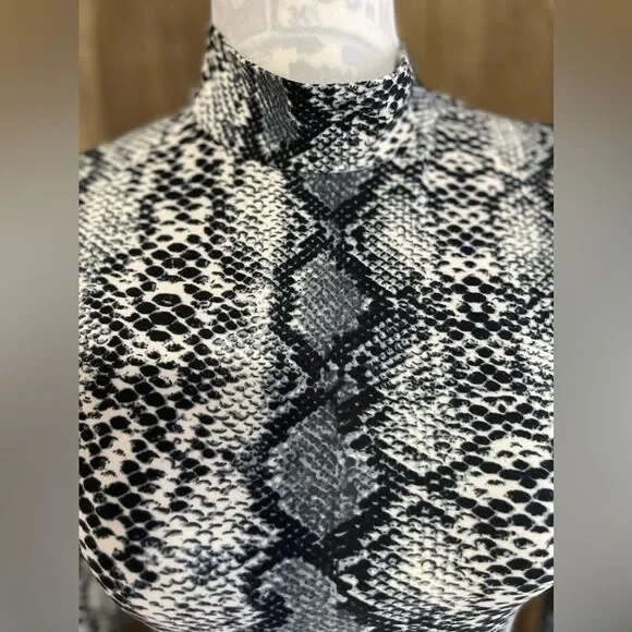 Snakeskin Mock Turtleneck Blouse. - Picture 2 of 6